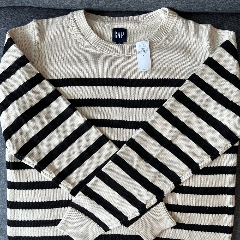 NWT GAP Women's Crewneck Sweater dress - Black and Cream Stripes Brand New